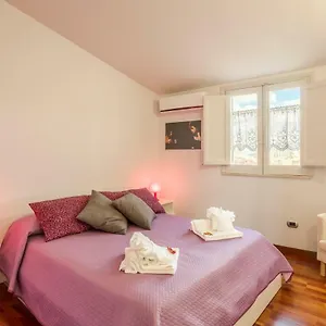 https://spazioscena-casa-rosetta.sicilyhotelsitaly.net